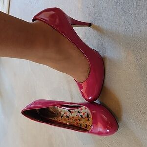 Beautiful Pink closed toed Madden Girl Pumps
